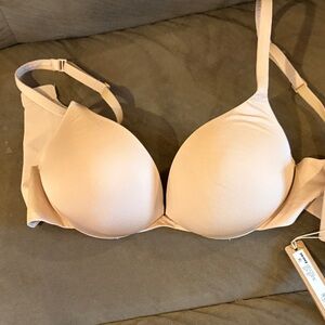 SKIMS Ultimate push-up plunge Bra